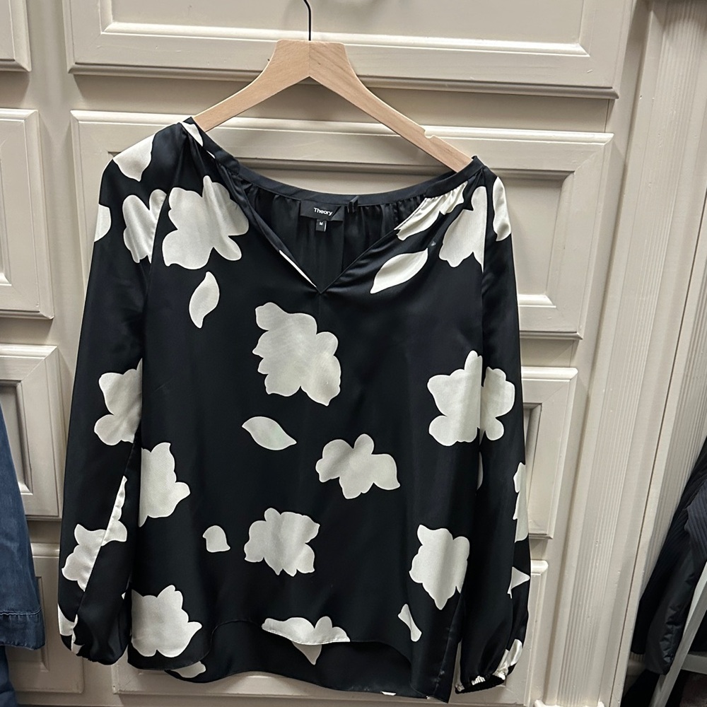 Theory Elegant Black and White Floral Women's Top